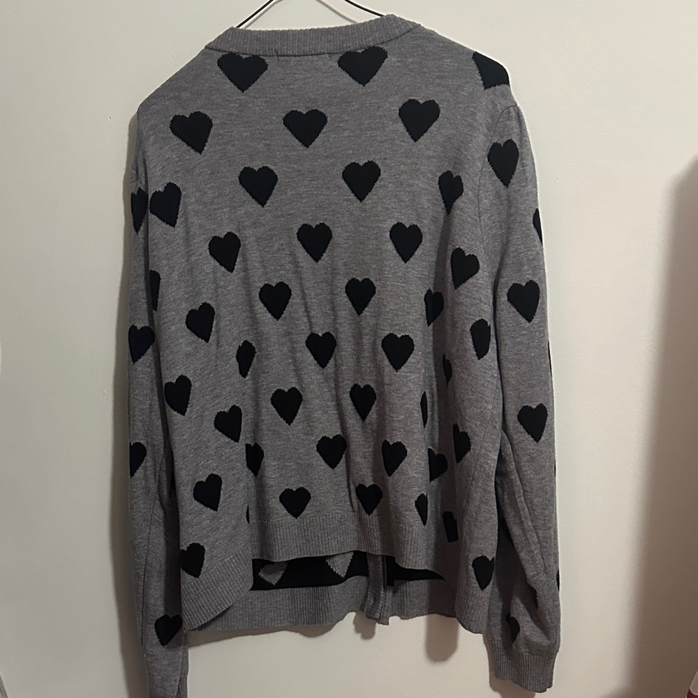 Gray Heart Pattern Cardigan - Picture 2 of 8